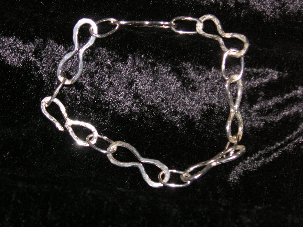 Figure of Eight Bracelet – Erskistyle